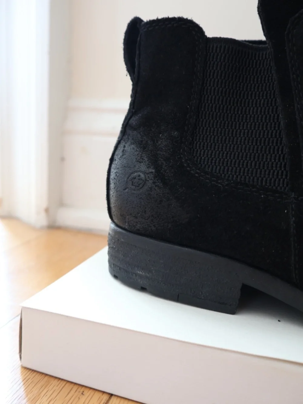 BORN Laney Black Suede Chelsea Ankle Boots Women's 8 Indie Boho Gorpcore NEW